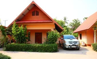 Baan Rim Khong Resort