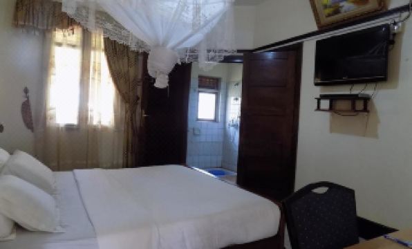 Hoima Resort Hotel - Housity