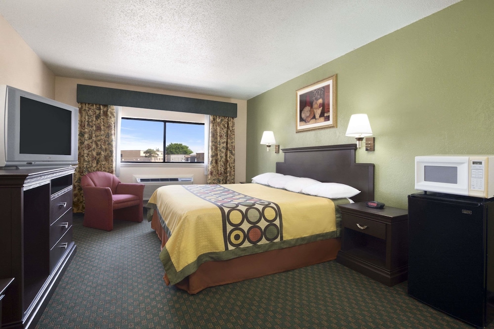 Super 8 by Wyndham Amarillo Central TX