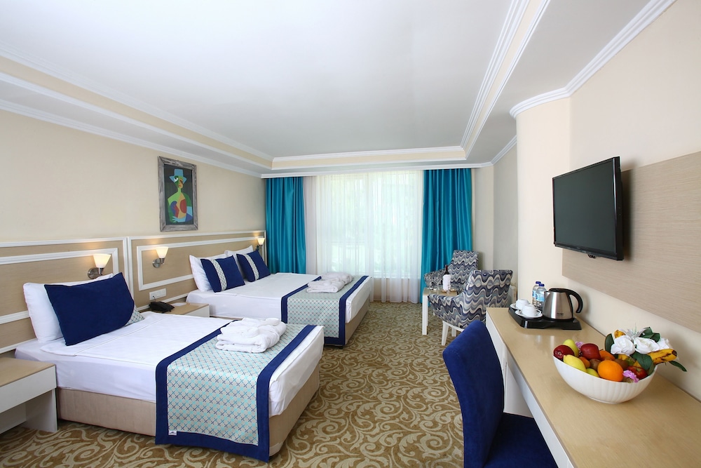 Royal Arena Hotel & Resort Spa