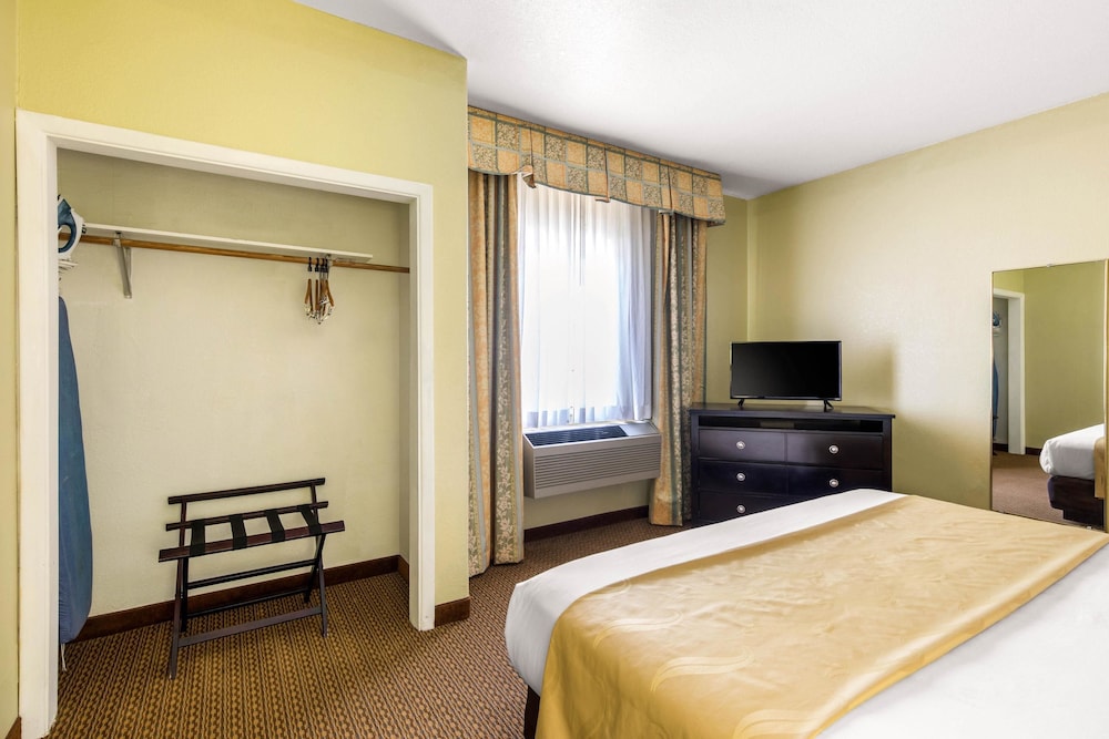 Quality Inn & Suites Gallup I-40 Exit 20