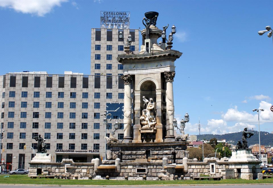 Catalonia Grand Place Over view
