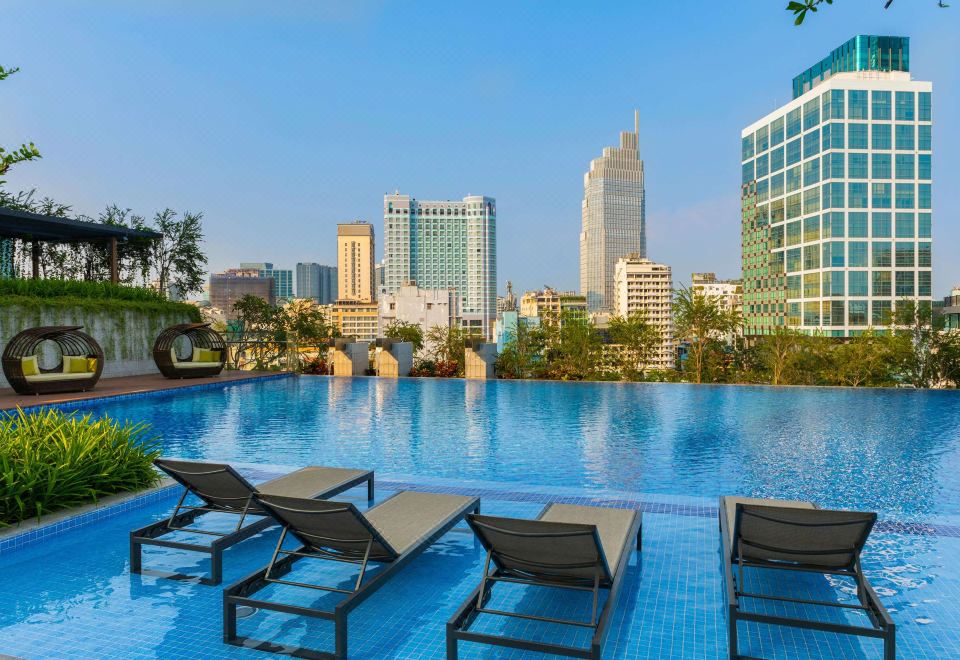 1. 세도나 스위트 ..