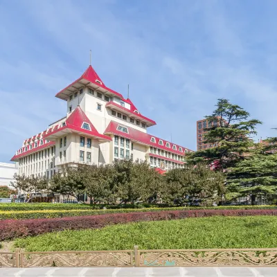 Elong Hotel (Beijing Shijingshan Gucheng Subway Station) Hotels near Shijingshan