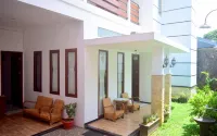 Omah Etan Batu