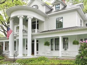 Double Oaks Bed & Breakfast