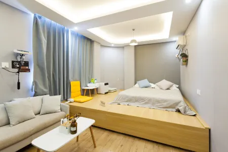 Box Space Hotel (Shanghai Songjiang University Town) Отели рядом с достопримечательностью «Shanghai University of Engineering Science (Longteng Road)»