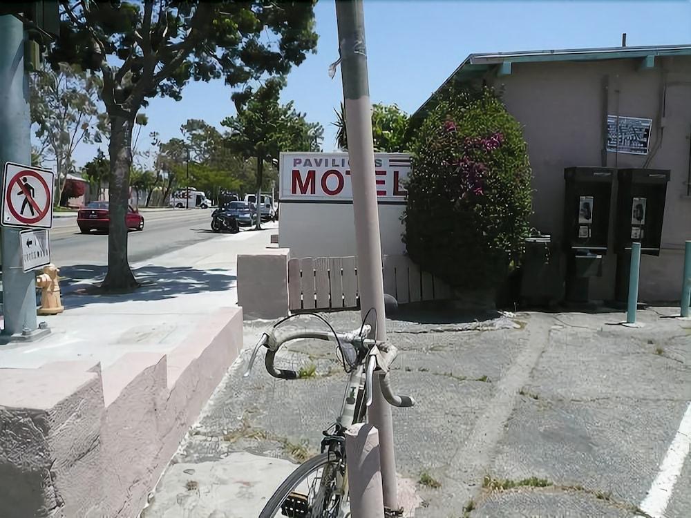 Pavilions Motel