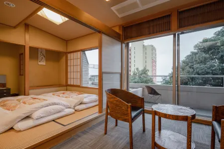 ATAMI KAKUREZATO（Atami Retreat） Отели рядом с достопримечательностью «Kinomiyajinja»