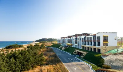 Maple Beach Golf & Resort Các khách sạn gần jeongdongjin Station