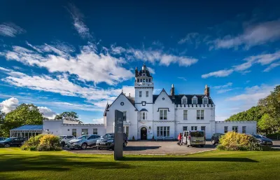 Skeabost House Hotel Hotels near Sgurr a Ghreadaidh and Sgurr a Mhadaidh