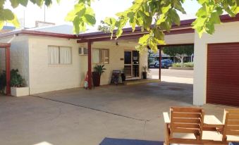 Longreach Motel