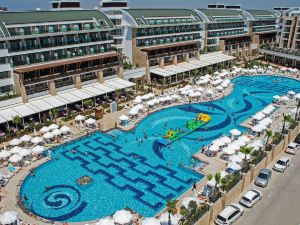 Crystal Waterworld Resort & Spa - Ultimate All Inclusive