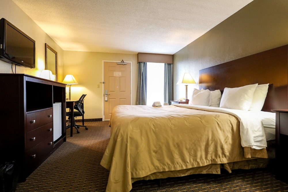 Copley Inn & Suites, Copley - Akron