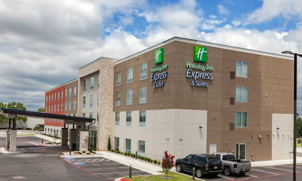 Holiday Inn Express & Suites Tulsa South - Woodland Hills by IHG