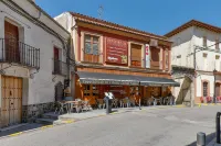 Hostal Alfonso XI فنادق في Guadalupe