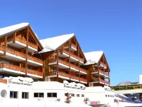 Sources 4109 Hotels near La Seya, Sentiers des mille fleurs