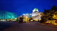 Benikea San&Bada Jumunjin Resort Hotels near Jumunjin Beach
