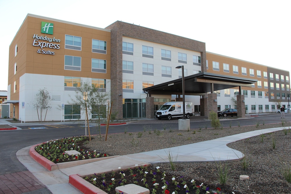 Holiday Inn Express & Suites Phoenix - Airport North, an Ihg Hotel