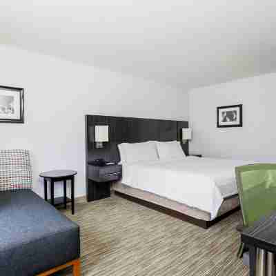 Holiday Inn Express Lancaster Rooms