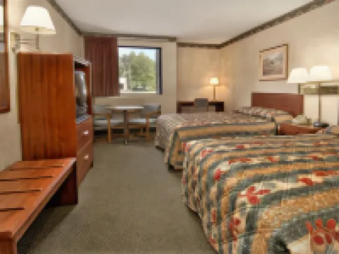 Super 8 by Wyndham Raleigh North East ローリーのホテル