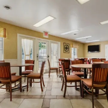 Howard Johnson by Wyndham Dalton