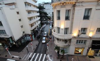 Modern Apartment 90 m2 in Rue d'Antibes and Croisette
