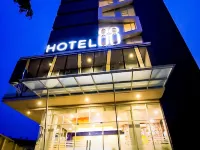 Hotel 88 Bekasi by WH Hotels near Cibeureum Lake