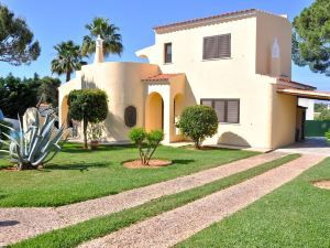 Located in an Exclusive Residential Area of Vilamoura