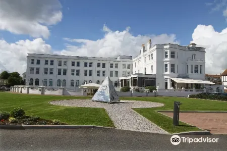 The Palace Hotel Отели рядом с достопримечательностью «Splashdown Quaywest»