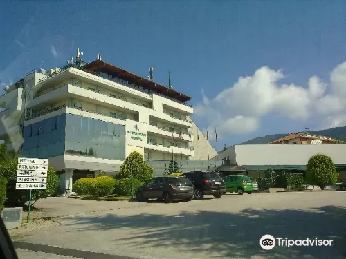 Canadian Hotel