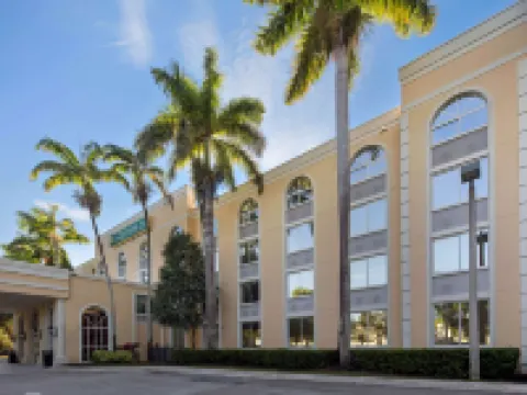 La Quinta Inn & Suites by Wyndham Sunrise Hotels in Sunrise