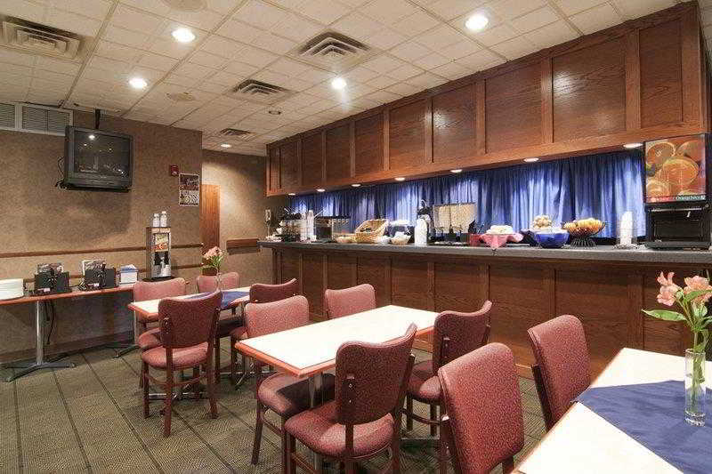 Norwood Inn & Suites Mankato