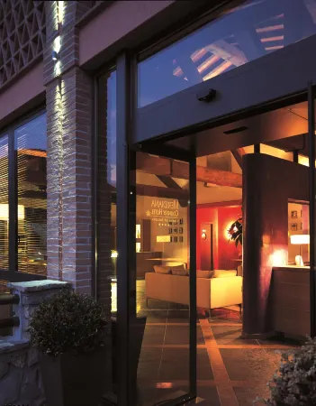 Meridiana Country Hotel Отели в г. Каленцано