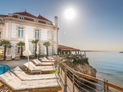 The Albatroz Hotel