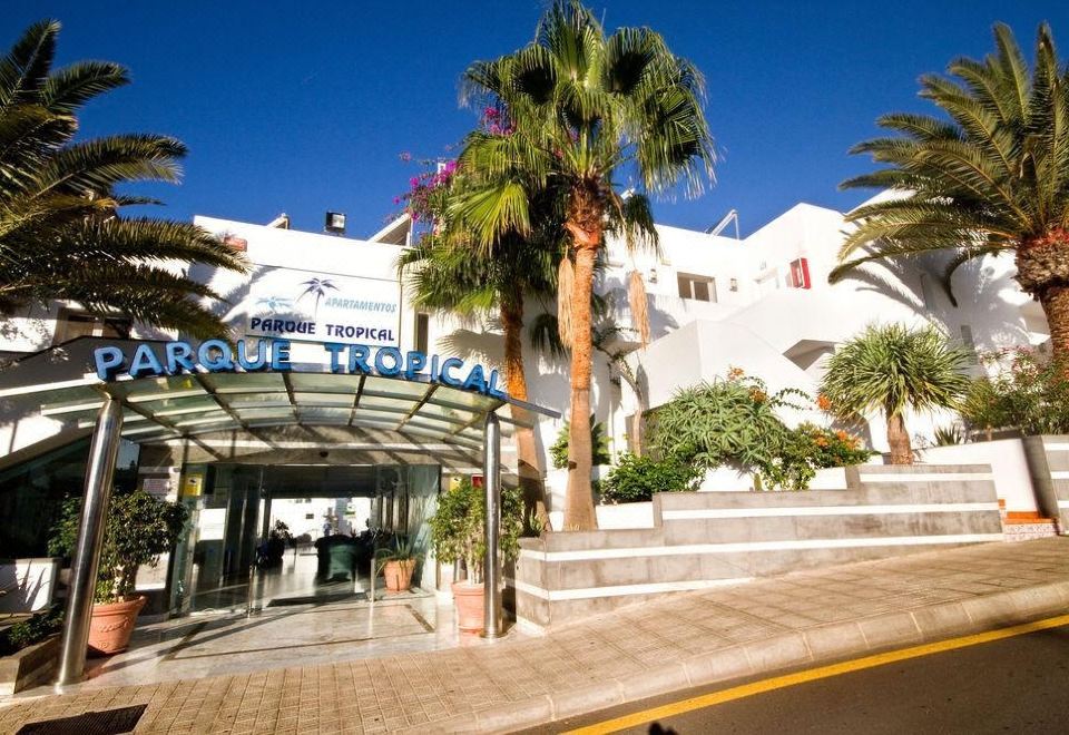Apartamentos Parque Tropical - Valoraciones de hotel de 2 estrellas en  Puerto del Carmen