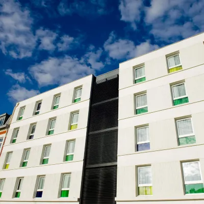 B&B HOTEL Dunkerque Centre Gare Hôtels à proximité de : Musée portuaire de Dunkerque
