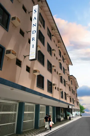 Sandri City Hotel