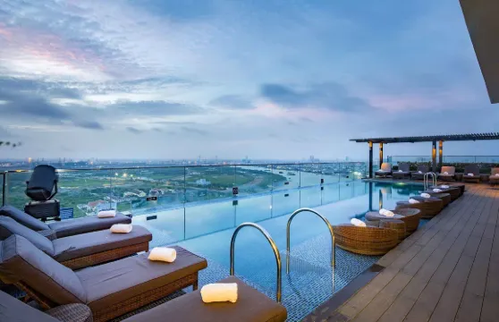 自由中心西貢河畔酒店