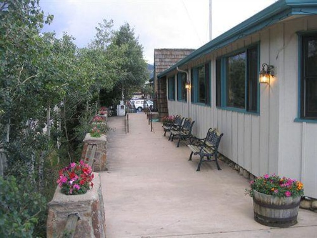 Alpine Trail Ridge Inn