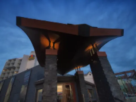 Best Western Plus Kelowna Hotel & Suites Hotels in Kelowna