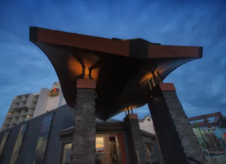 Best Western Plus Kelowna Hotel & Suites