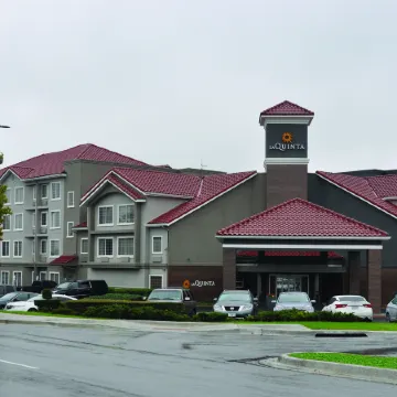 La Quinta Inn & Suites by Wyndham Fort Worth North Отели рядом с достопримечательностью «Fort Worth Herd Longhorn Cattle Drive»