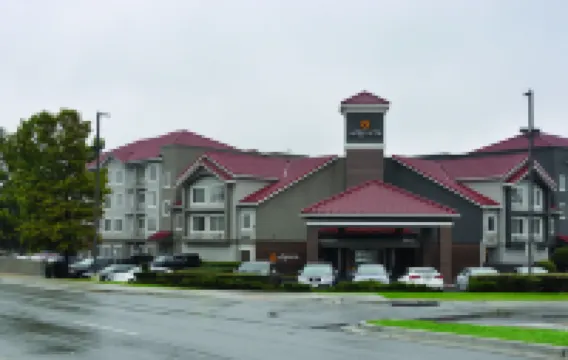 La Quinta Inn & Suites by Wyndham Fort Worth North