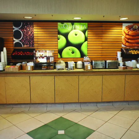 La Quinta Inn & Suites by Wyndham Ft. Lauderdale Airport