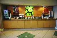 La Quinta Inn & Suites by Wyndham Ft. Lauderdale Airport - Aamiainen