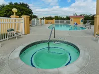 La Quinta Inn & Suites by Wyndham Austin Round Rock - Hot Tub
