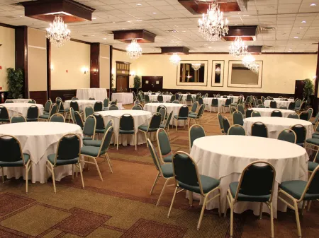 La Quinta Inn & Suites by Wyndham Coral Springs Univ Dr Отели рядом с достопримечательностью «Парк Орчид»