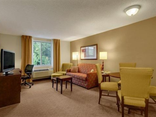 Holiday Inn Express & Suites - Lincoln East - White Mountains, an Ihg Hotel