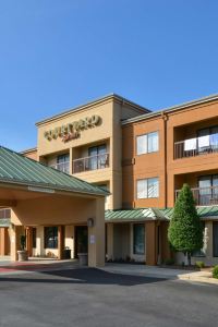 Hotels Courtyard A Matthews Reservations Des 73eur Ctirp